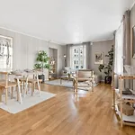 アパート Sunny 4br Flat With Shared Rooftop Terrace At Kampen オスロ