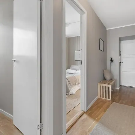 アパート Sunny 4br Flat With Shared Rooftop Terrace At Kampen