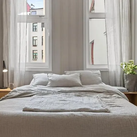 アパート Sunny 4br Flat With Shared Rooftop Terrace At Kampen オスロ