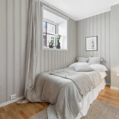 Lejlighed Sunny 4br Flat With Shared Rooftop Terrace At Kampen Oslo