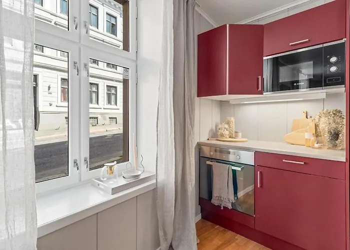 Daire Sunny 4br Flat With Shared Rooftop Terrace At Kampen