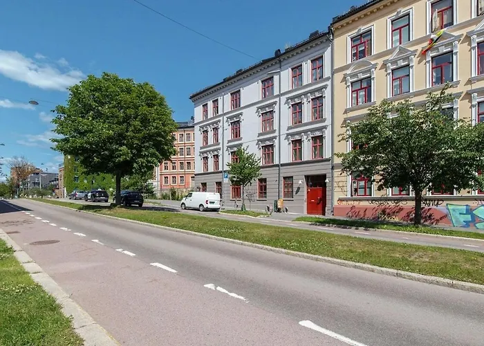 Sunny 4br Flat With Shared Rooftop Terrace At Kampen Daire Oslo