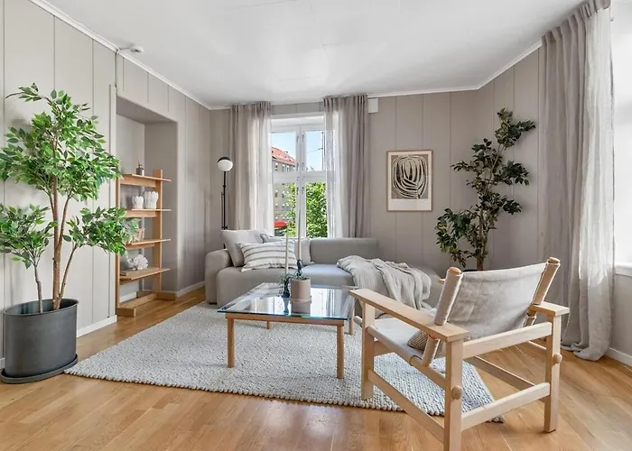 Sunny 4br Flat With Shared Rooftop Terrace At Kampen